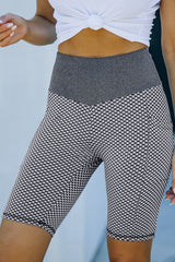 Black Side Pockets Ruched Butt Lifting Yoga Shorts