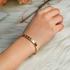 XOXO LOVE BANGLE