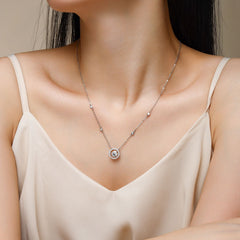 Möbius Charm Necklace - A fashionable and popular jewelry necklace