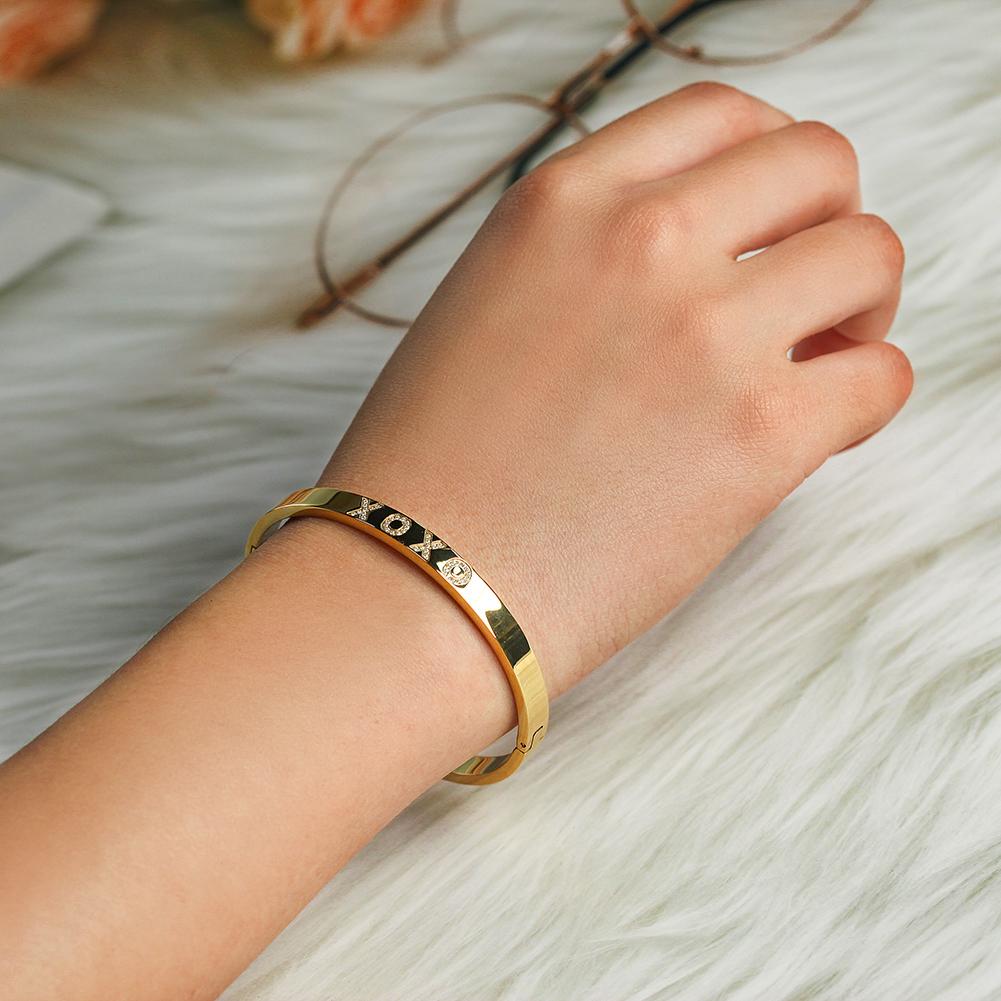 XOXO LOVE BANGLE