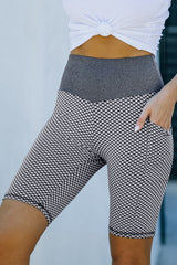 Black Side Pockets Ruched Butt Lifting Yoga Shorts