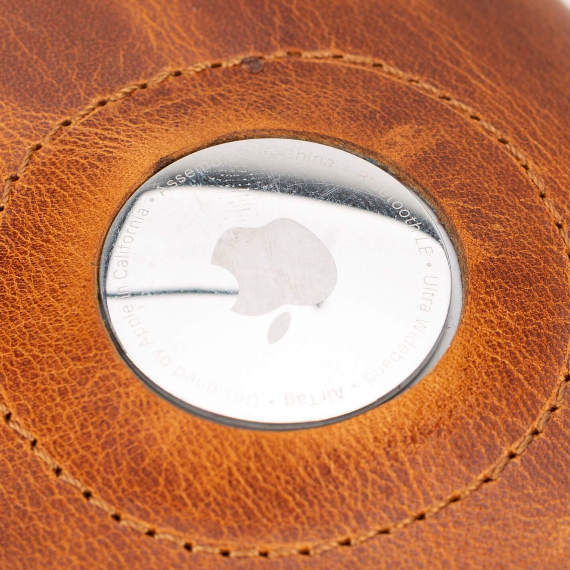 Douglas Genuine Leather Pop-Up Wallet with AirTag Slot - RFID Blocking